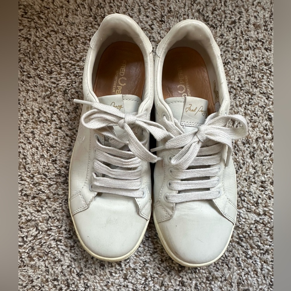 Fred Perry Off-White Leather Shoes